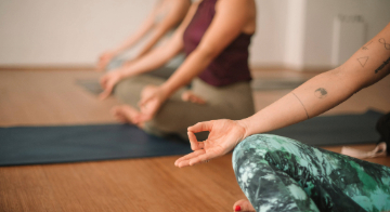 Yin Yoga für Schwangere Position Lotus